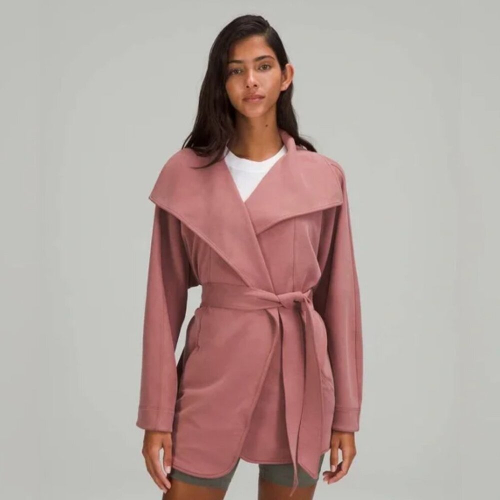 NWT Lululemon Softstreme Belted‎ Wrap size M/L